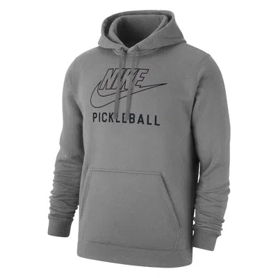Nike Men's Swoosh Club Fleece Pickleball Pullover Hoodie In Grey