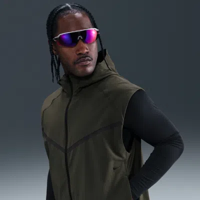 Nike Men's Tech Dri-fit Woven Windrunner Vest In Green
