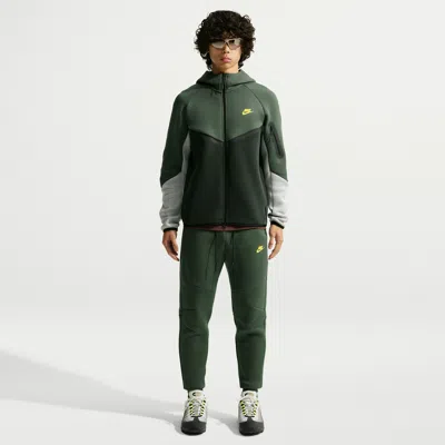 Nike Men's Tech Fleece Jogger Pants In Green