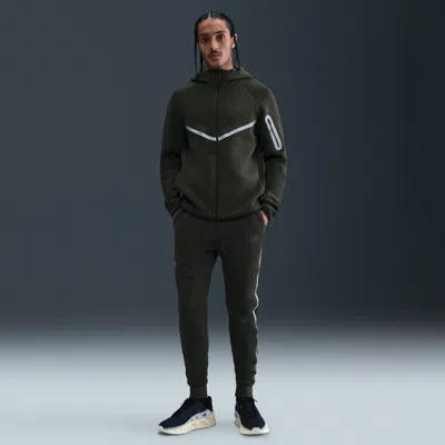 Nike Men's Tech Fleece Jogger Pants With Reflective Accents In Green