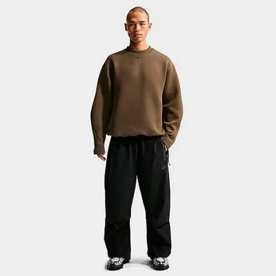 Nike Men's Tech Fleece Loose Fit Crewneck Sweatshirt In Brown