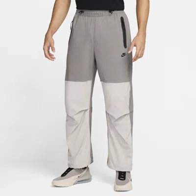 Nike Men's Tech Woven Oversized Pants In Grey