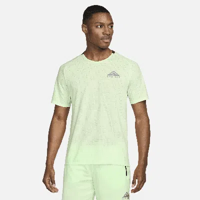 Nike Men's Trail Solar Chase Dri-fit Short-sleeve Running Top In Green