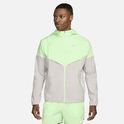 Nike Men's Windrunner Repel Running Jacket In Green