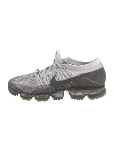Pre-owned Nike Mesh Colorblock Pattern Sneakers In Gray