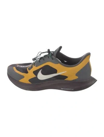 Pre-owned Nike Mesh Printed Athletic Sneakers In Yellow