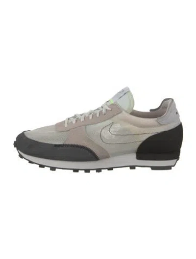 Pre-owned Nike Mesh Printed Sneakers In Neutral