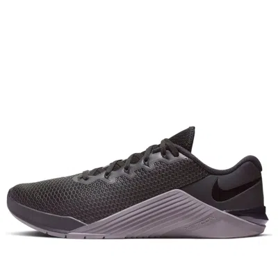 Nike Metcon 5 'gunsmoke'