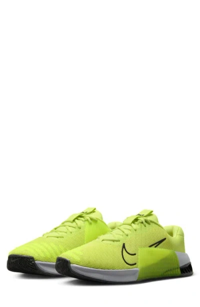 Nike Metcon 9 Training Shoe In Lemon/volt/grey