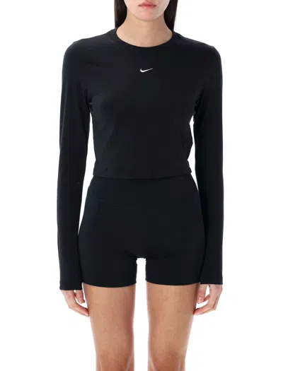 Nike Mini Cropped Smooth Stretch T-shirt For Women In Black