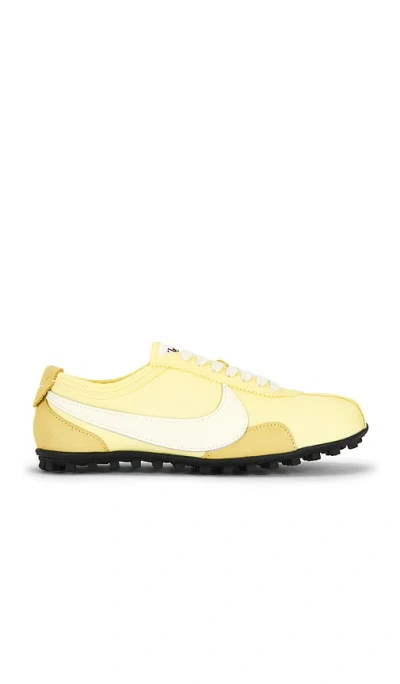 Nike Moon Shoe Og Ss Sneaker In Yellow