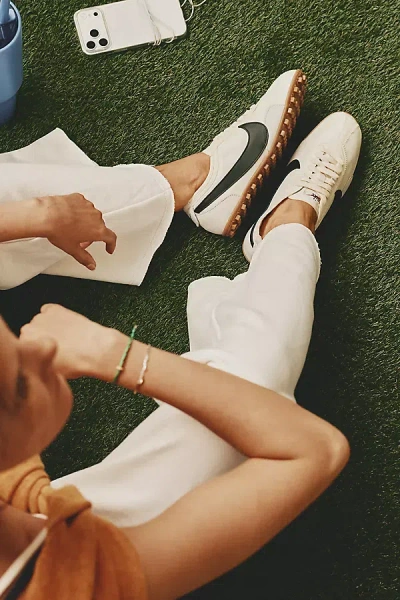 Nike Moon Shoe Sneakers In Ivory