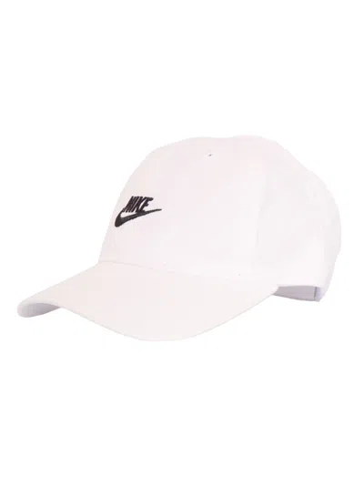 Nike Nan Futura Curve Brim Cap In White