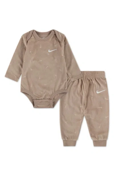 Nike Babies'  New Impressions Bodysuit & Joggers Set In Brown