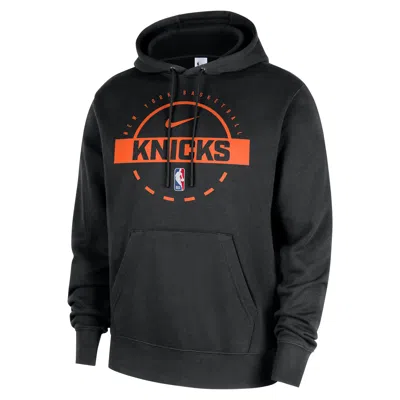 NIKE NEW YORK KNICKS CLUB  MEN'S NBA PRACTICE PULLOVER HOODIE,1015762830