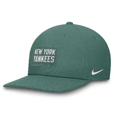 Nike New York Yankees Bicoastal Pro  Unisex Dri-fit Mlb Adjustable Hat In Green