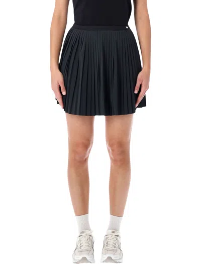 Nike Pleated Mid-rise Skirt In Black