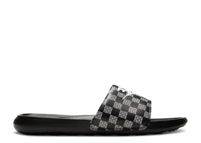 Nike Victori One Printed Slide 'just Do It Checkered' In Black