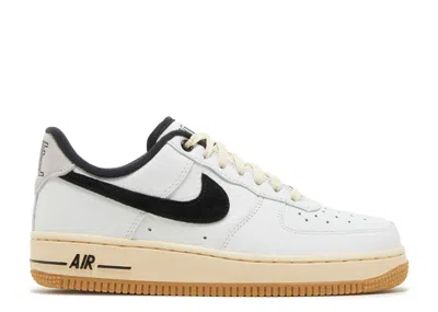 Nike Wmns Air Force 1 '07 'command Force - White Black'