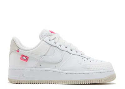 Nike Wmns Air Force 1 '07 Lx 'pink Bling' In White