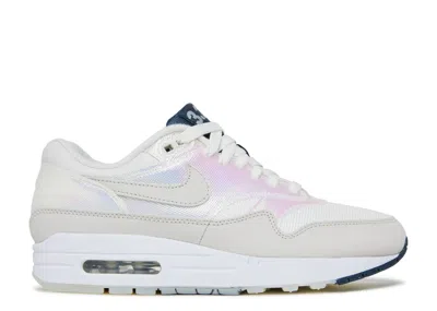 Nike Wmns Air Max 1 'air Max Day - La Ville-lumière' In Gray