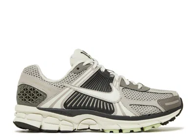 Nike Wmns Air Zoom Vomero 5 'cobblestone' In Gray