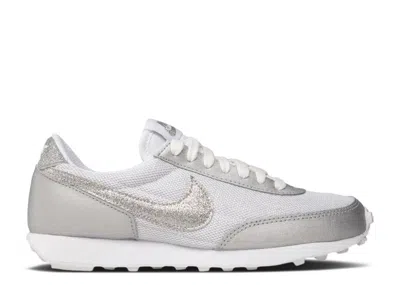 Nike Wmns Daybreak 'metallic Silver' In White