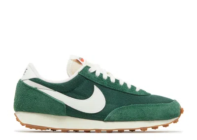 Nike Wmns Daybreak Vintage 'fir' In Green