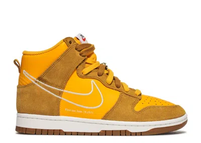 Nike Wmns Dunk High Se 'first Use Pack - University Gold'