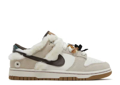 Nike Wmns Dunk Low 'mink And Jewels' In Brown