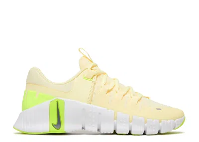 Nike Wmns Free Metcon 5 'citron Tint Volt' In Yellow
