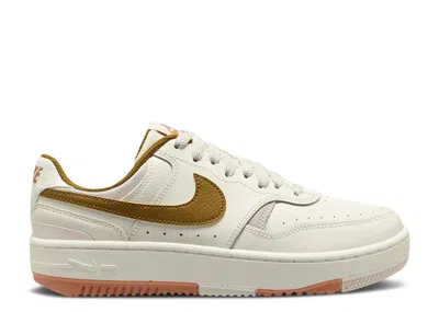 Nike Wmns Gamma Force 'sail Bronzine' In White
