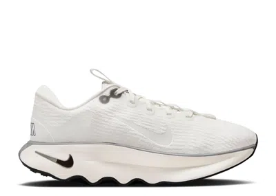 Nike Wmns Motiva 'summit White Black'