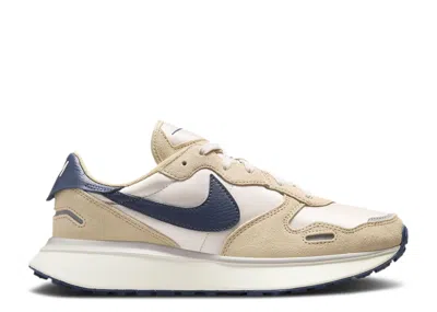 Nike Wmns Phoenix Waffle 'light Orewood Brown Midnight Navy' In White