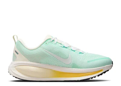 Nike Vomero 18 Mesh Sneakers In Green
