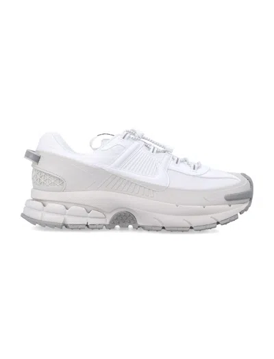 Nike Zoom Vomero Roam Winterized Sneakers In Neutral