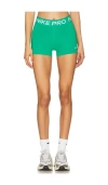 Nike Np 365 3 Shorts In Stadium Green & White