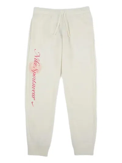 Nike Nsw Club Graphic Track Pants In White