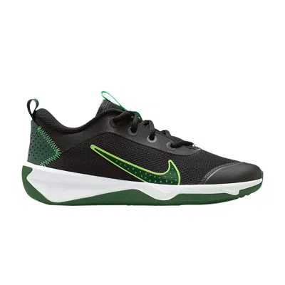 Pre-owned Nike Omni Multi-court Gs 'black Green Strike' | Kid's Size 6.5
