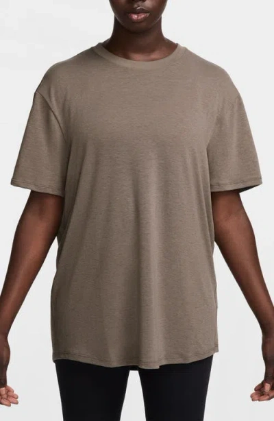 Nike One Relaxed Dri-fit T-shirt In Mink Brown/black