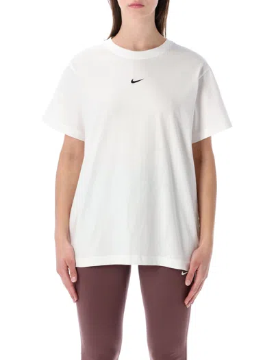 Nike Oversized T-shirt With Timeless Design - Women's S In White