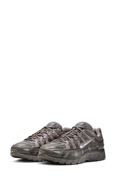 NIKE NIKE P-6000 SNEAKER