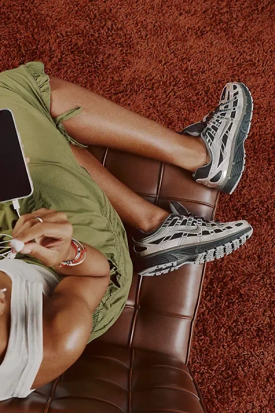 Nike P-6000 Sneakers In Brown