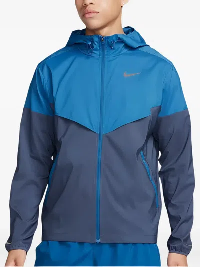 Nike Packable Windrunner Chevron Jacket In Multi