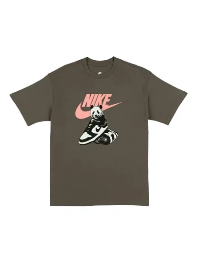 Nike Panda Dunk T-shirt In Brown
