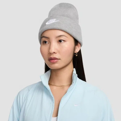 Nike Peak Futura Beanie In White/grey