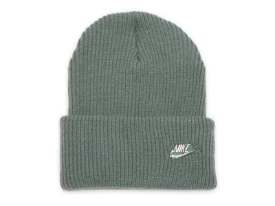 Nike Peak Metal Logo Beanie In Green