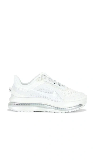 Nike Pegasus Premium Ess Sneaker In White