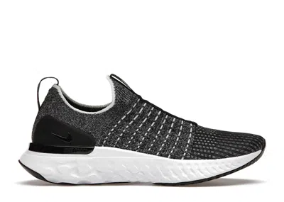 Pre-owned Nike React Phantom Run Flyknit 2 Oreo (women's) Sneakers In Black/white