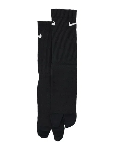 Nike Reimagined Split-toe Socks For Everyday Comfort In Nero